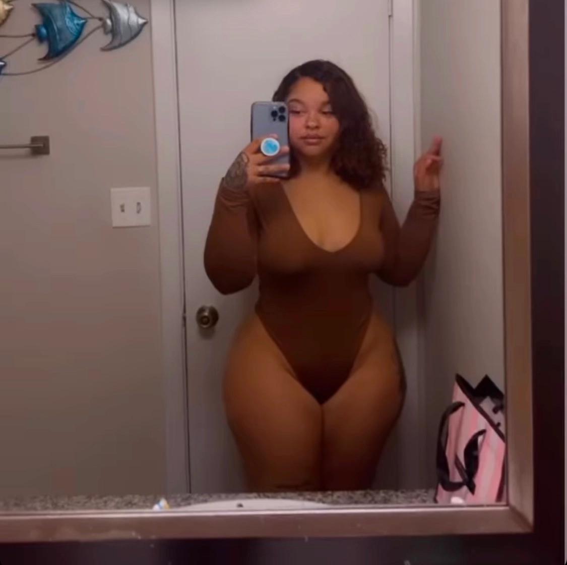 Bad Bitch💦👅but you know I’m Classy😍💯 Bad Bitch💦👅but you know I’m Classy😍💯