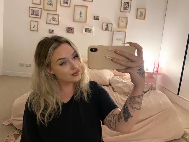 Available for Hook-Up ๐๐๐๐ Available for Hook-Up ๐๐๐๐