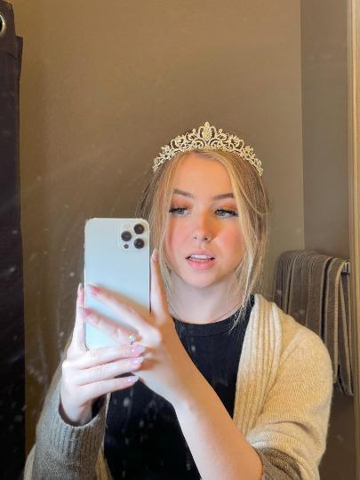 I am available I love having a good time and being made to feel like a goddess I am available I love having a good time and being made to feel like a goddess