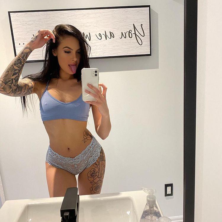 Available for hookup or premium Available for hookup or premium