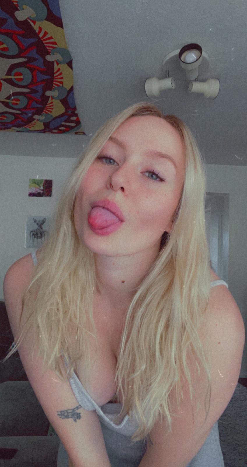Always available for sex both incall and out call service Always available for sex both incall and out call service