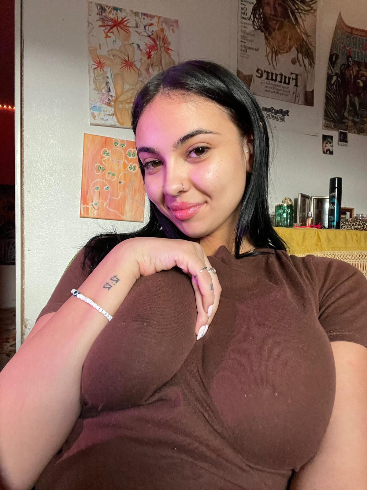Sexy🍑Hot 🔥Wet 💦 Pussy🍒 Available In Town Sexy🍑Hot 🔥Wet 💦 Pussy🍒 Available In Town