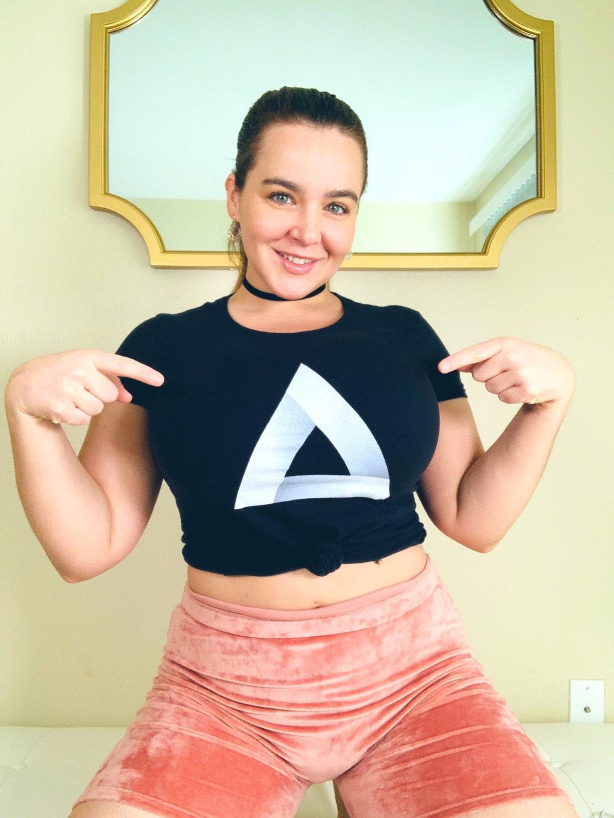 I am always in a cheerful mood, wet and horny 👅🍑🥰 I am always in a cheerful mood, wet and horny 👅🍑🥰