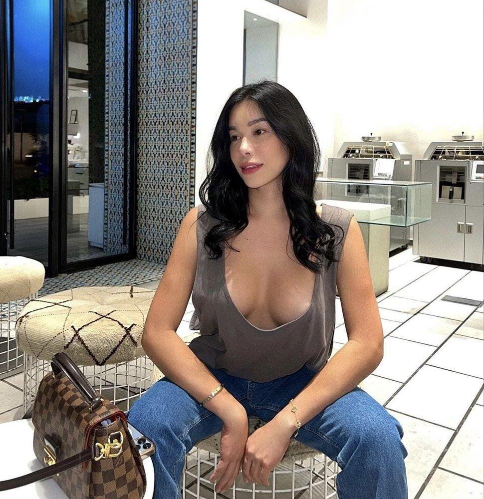 Feminine Ts jonna Feminine Ts jonna