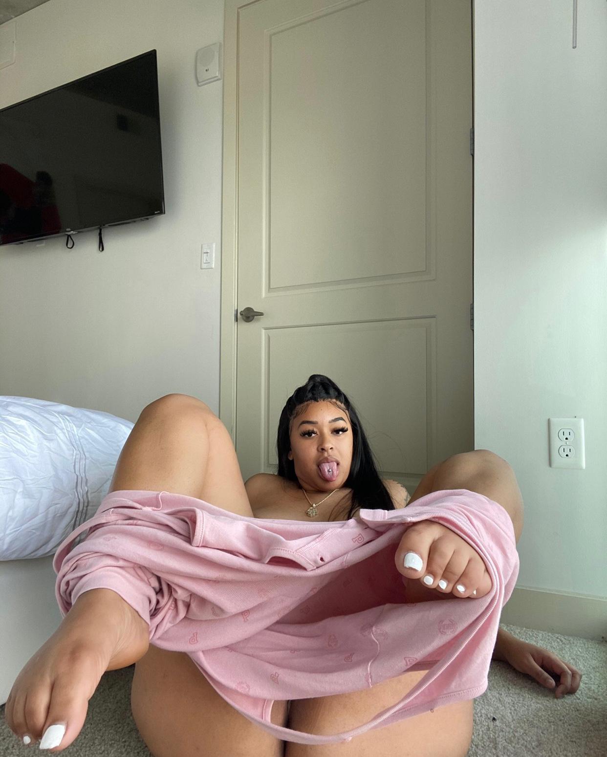 I’m down to fuck you so good🍆💦 I’m down to fuck you so good🍆💦