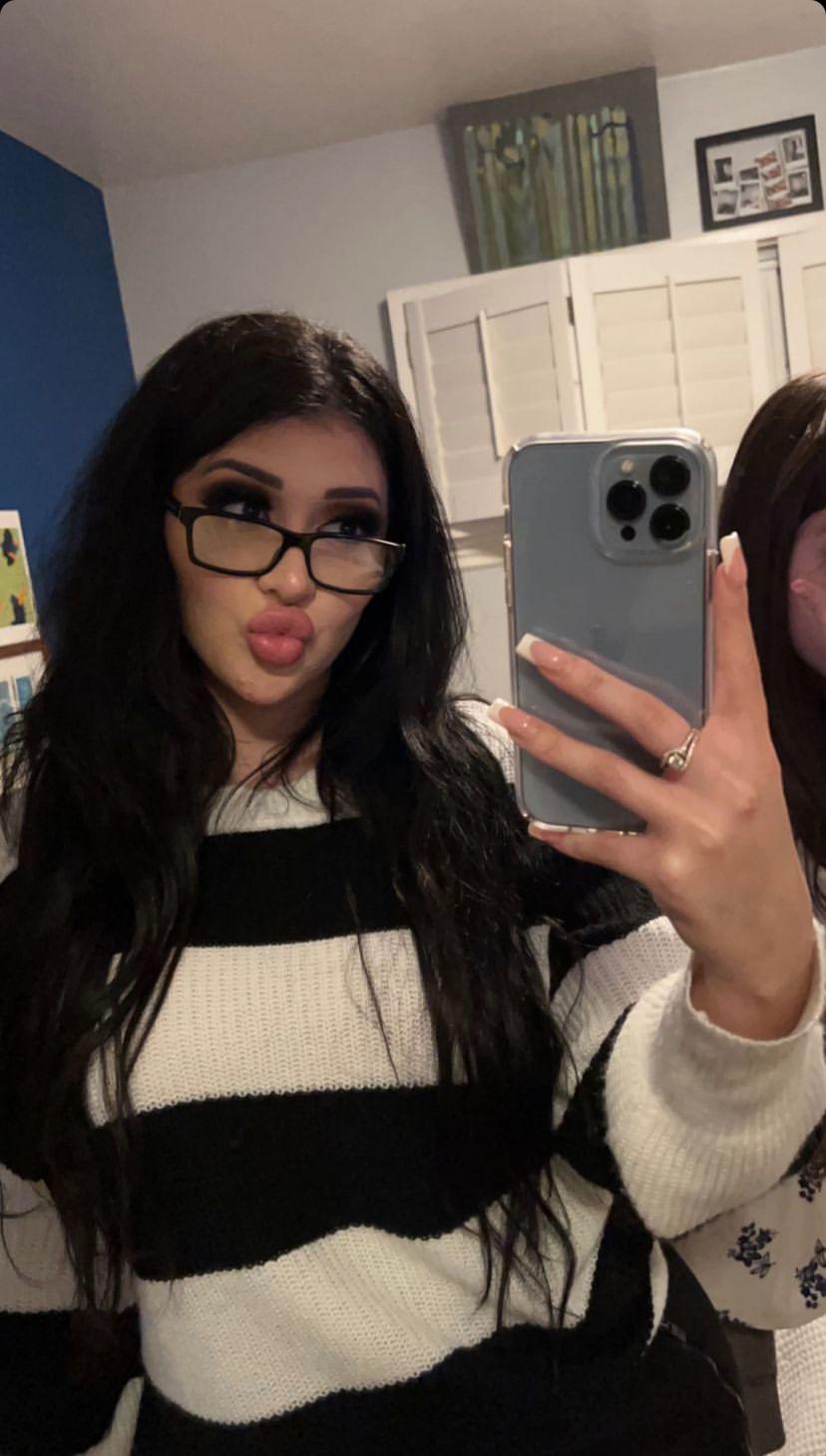 Escort available for hookup Escort available for hookup