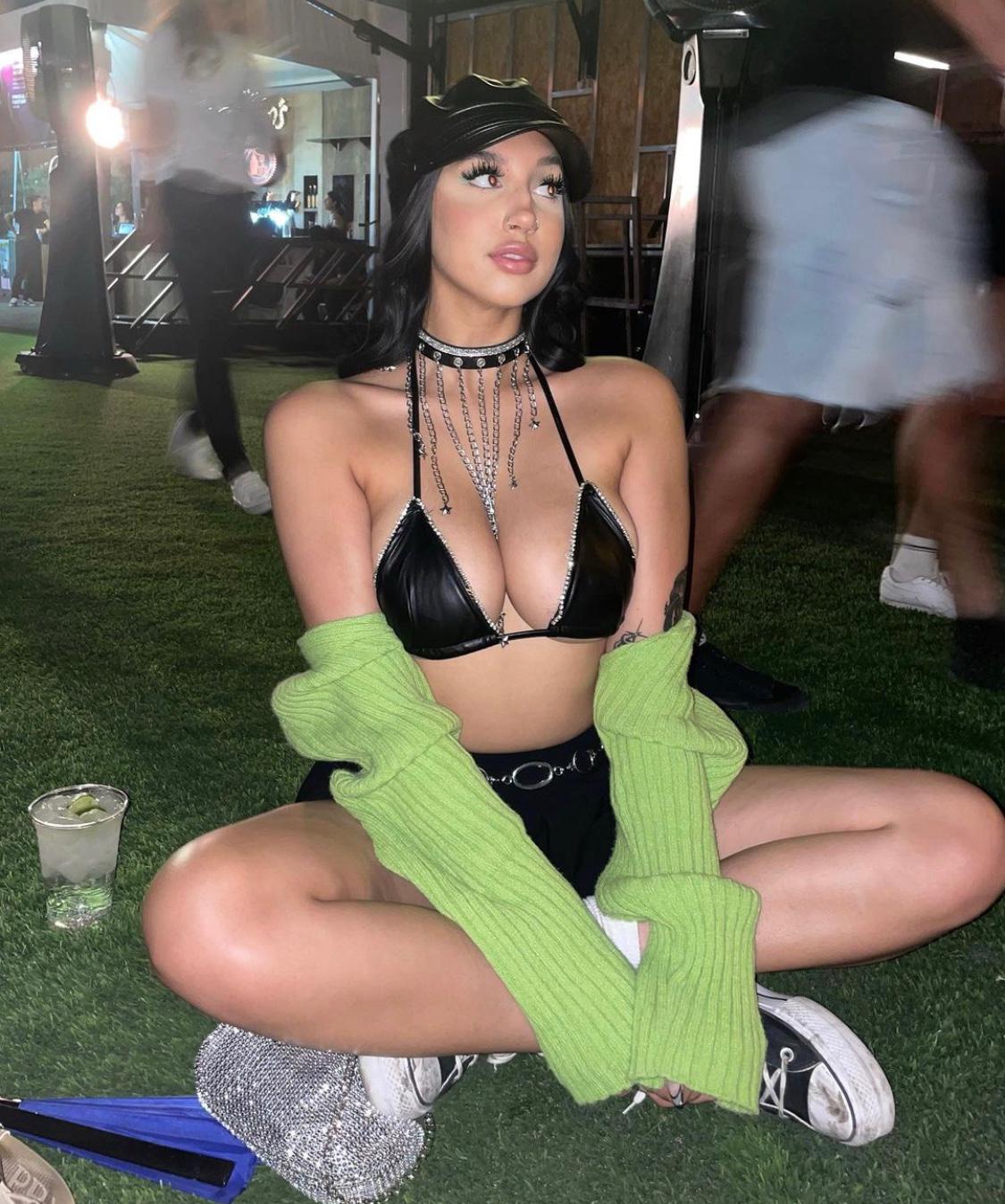 Let me make d bigdeal the regular, spice up yr sex life with a touch of intimacy Let me make d bigdeal the regular, spice up yr sex life with a touch of intimacy