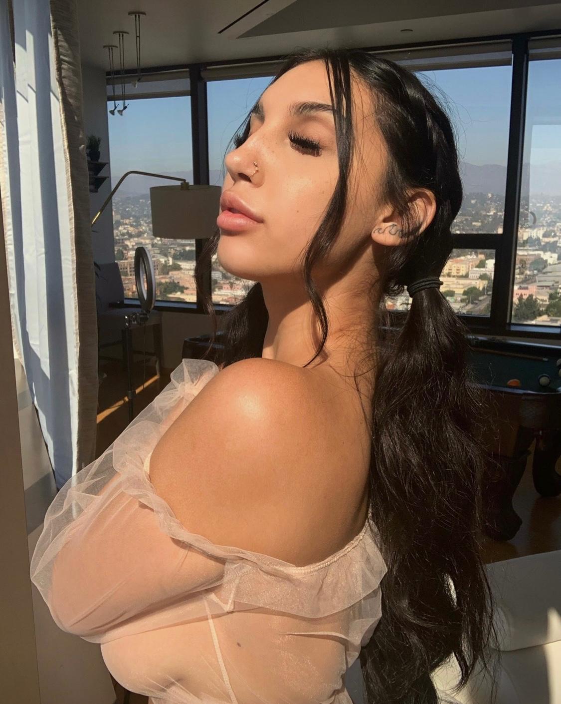 Let me make d bigdeal the regular, spice up yr sex life with a touch of intimacy Let me make d bigdeal the regular, spice up yr sex life with a touch of intimacy