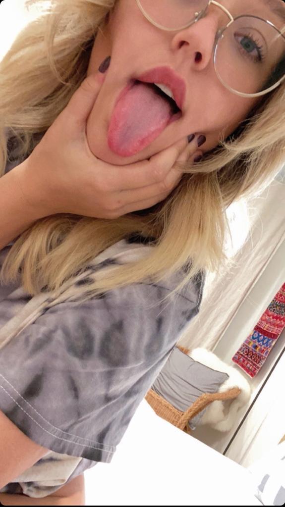 HMU if you’re down to fuck ... Ask for my rates HMU if you’re down to fuck ... Ask for my rates