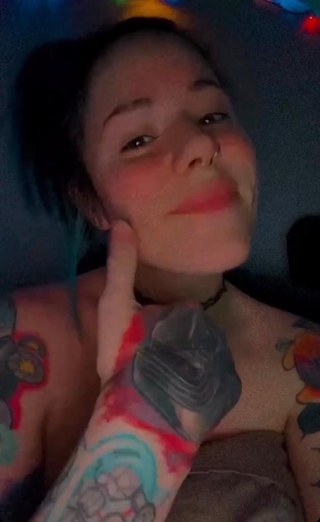 Down to hookup,massage and have fun hit me up on. (947) 225-1481 and Snapchat: Down to hookup,massage and have fun hit me up on. (947) 225-1481 and Snapchat: