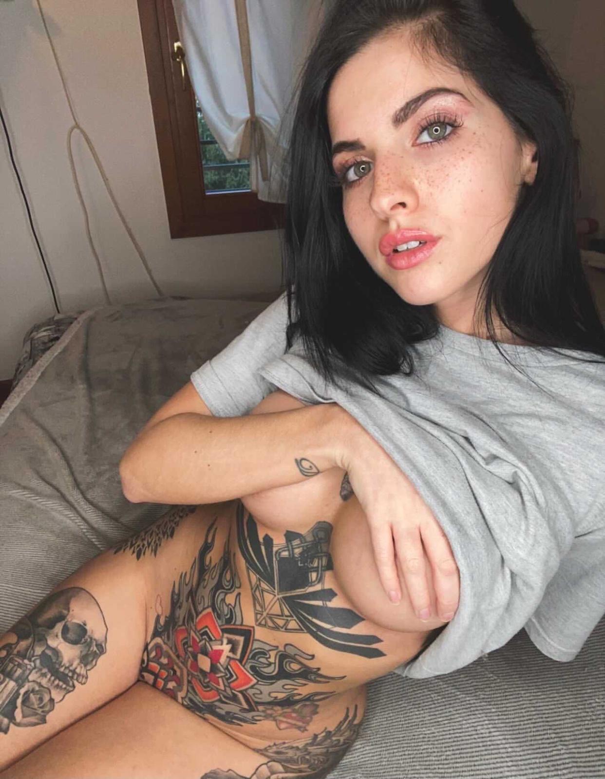 HOOkUPπ¦π
ππππ¦ HOOkUPπ¦π
ππππ¦