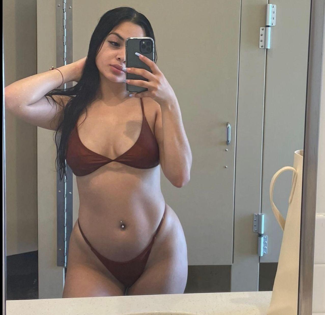 PAY CASH” HI GUYS MY NAME IS carli I'M 23 😘 I JUST WANT TO HAVE FUN HIT ME UP PAY CASH” HI GUYS MY NAME IS carli I'M 23 😘 I JUST WANT TO HAVE FUN HIT ME UP