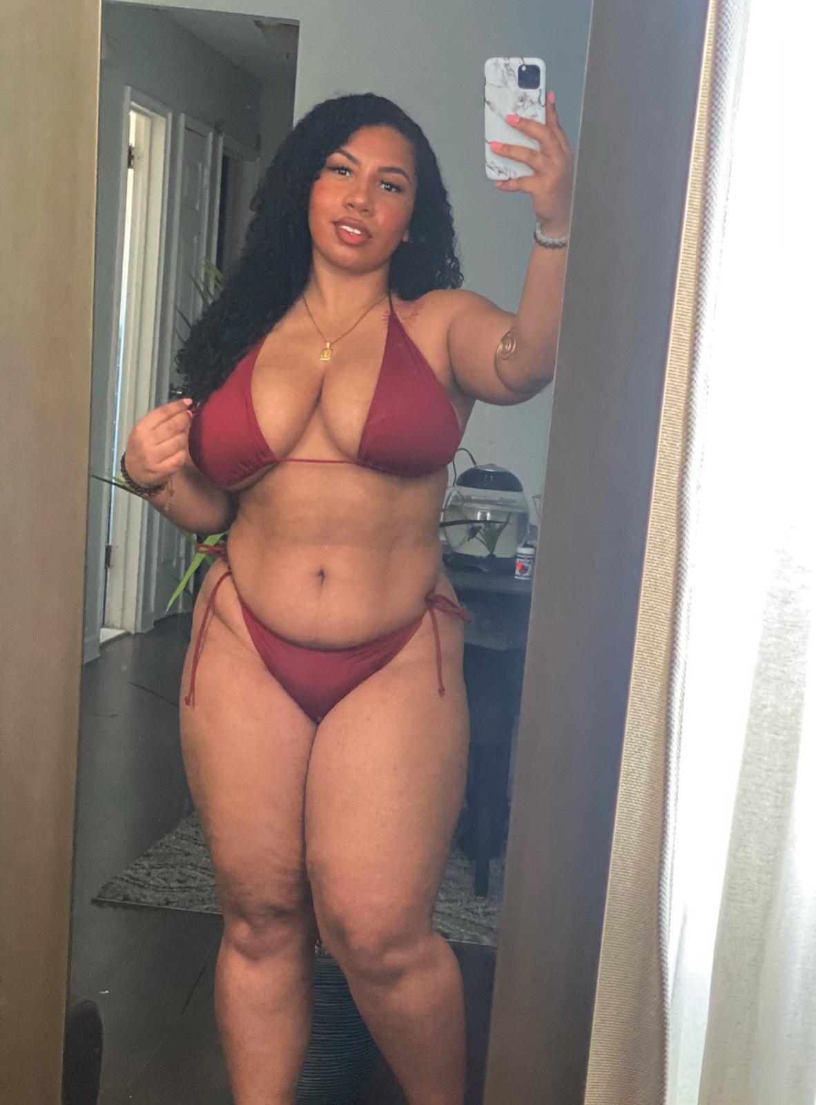 BUSTY AND SEXY LADY HERE AND IM READY TO FUCK YOU BUSTY AND SEXY LADY HERE AND IM READY TO FUCK YOU