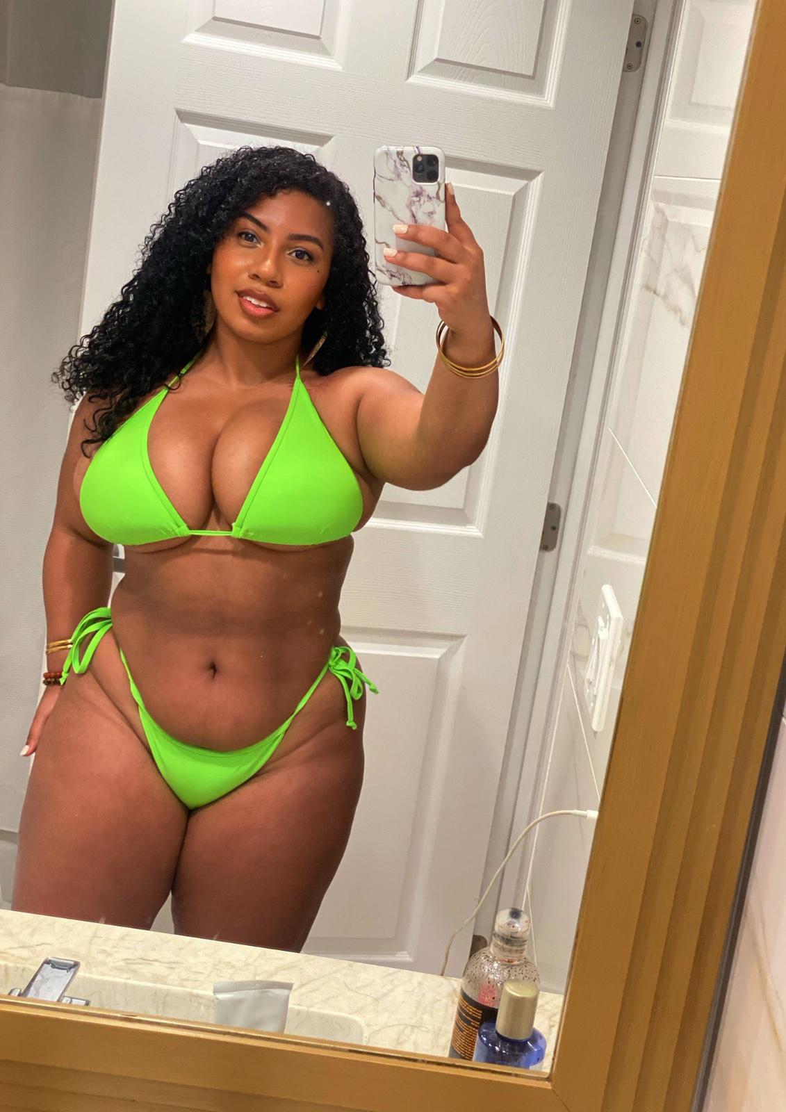 BUSTY AND SEXY LADY HERE AND IM READY TO FUCK YOU BUSTY AND SEXY LADY HERE AND IM READY TO FUCK YOU