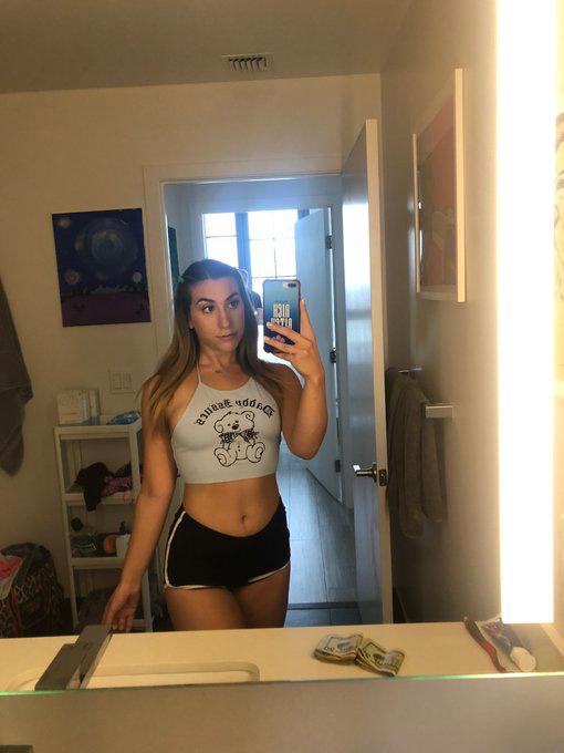 MASSEUSE MASSEUSE