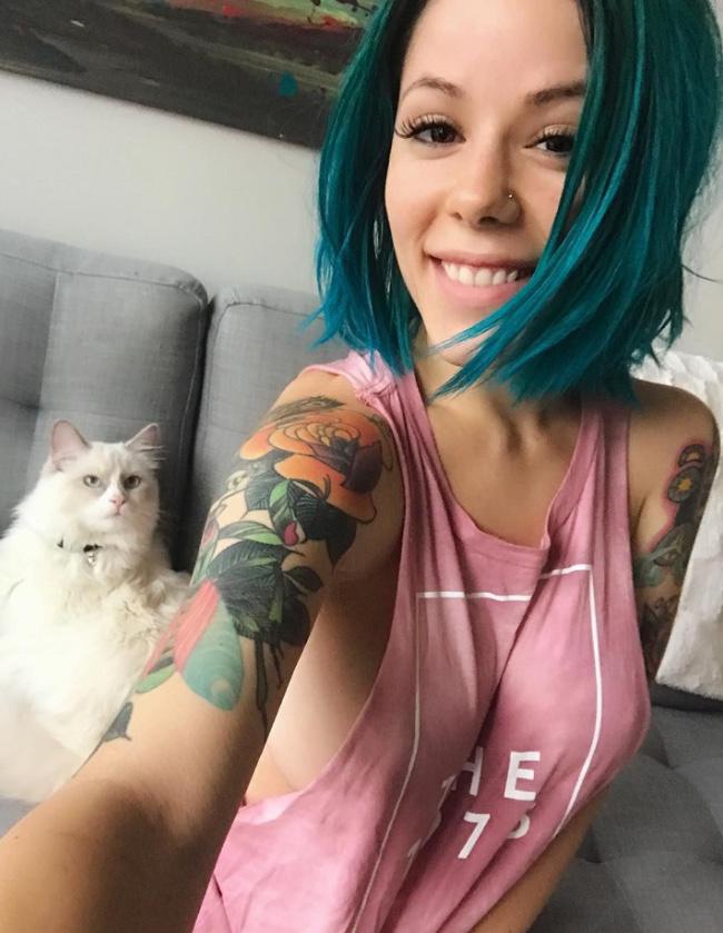 I’m available for hook up service I’m available for hook up service