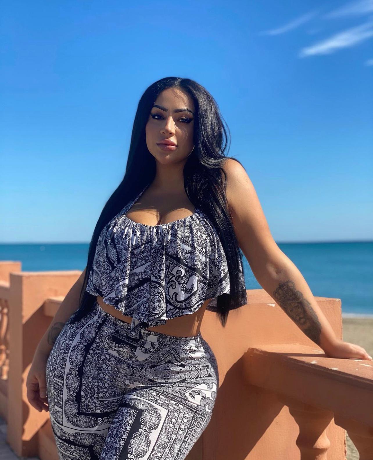 Hi I’m Rena damsel Really sweet and polite I’m down to anything- hook up Hi I’m Rena damsel Really sweet and polite I’m down to anything- hook up
