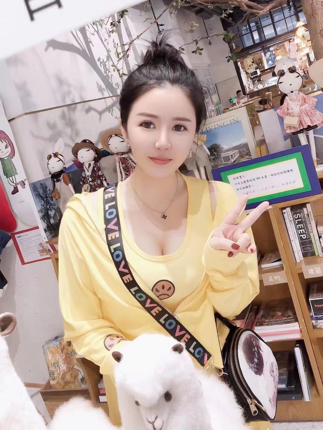 3 independent Japanese Korean Thailand girls change every 10days 3 independent Japanese Korean Thailand girls change every 10days