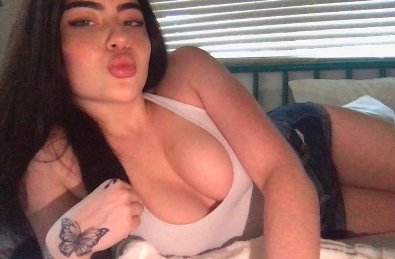 Hot🤤and ready to be fucked😋🍆💦 Hot🤤and ready to be fucked😋🍆💦