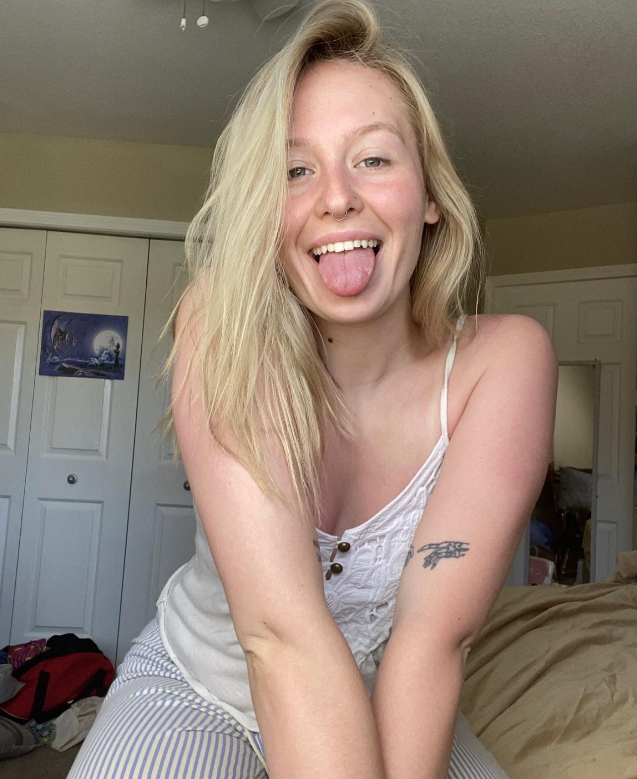 * HORNY? COME AND FUCK ME 🍑RIGHT 🍑NOW * HORNY? COME AND FUCK ME 🍑RIGHT 🍑NOW