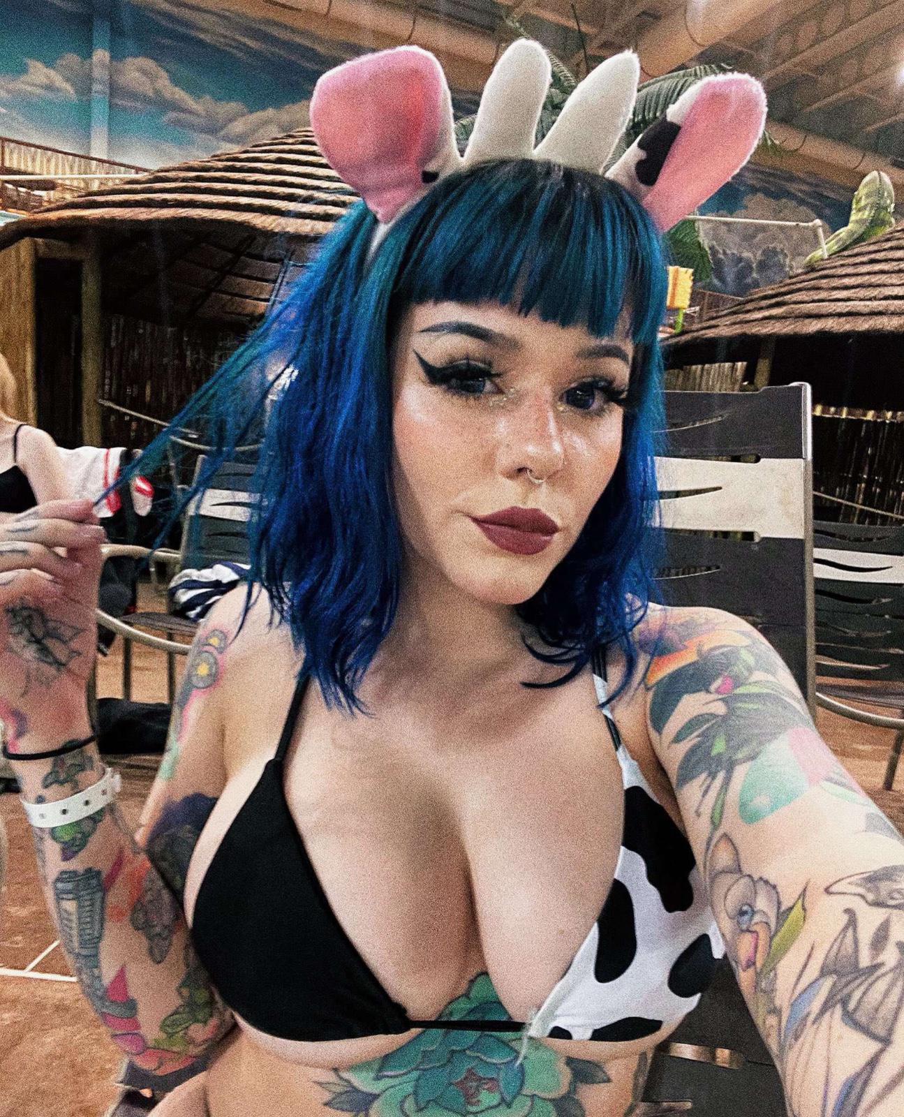 HMU š¤ Iām Available all day and night letās have some fun 𤩠HMU š¤ Iām Available all day and night letās have some fun š¤©