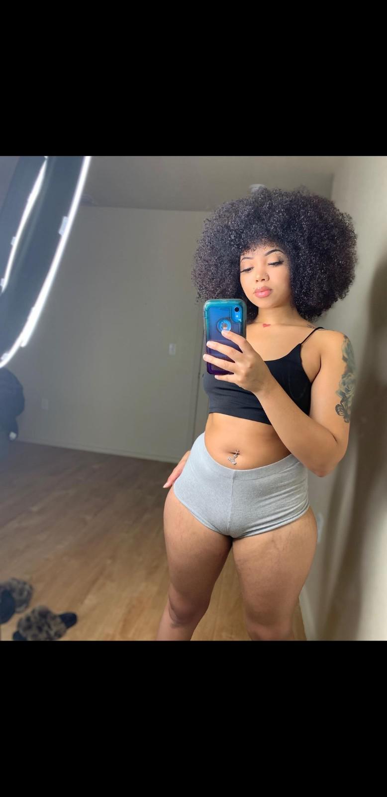 Wet pussy horny for hot sex ๐
 Wet pussy horny for hot sex ๐