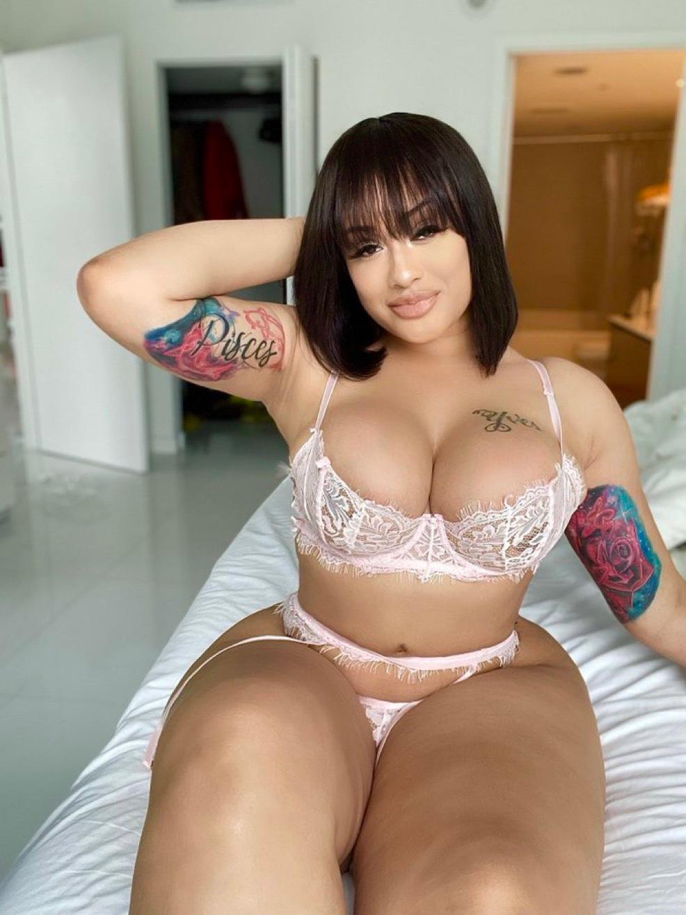 I’m a professional hooker and I’m independent available for out call and in call I’m a professional hooker and I’m independent available for out call and in call