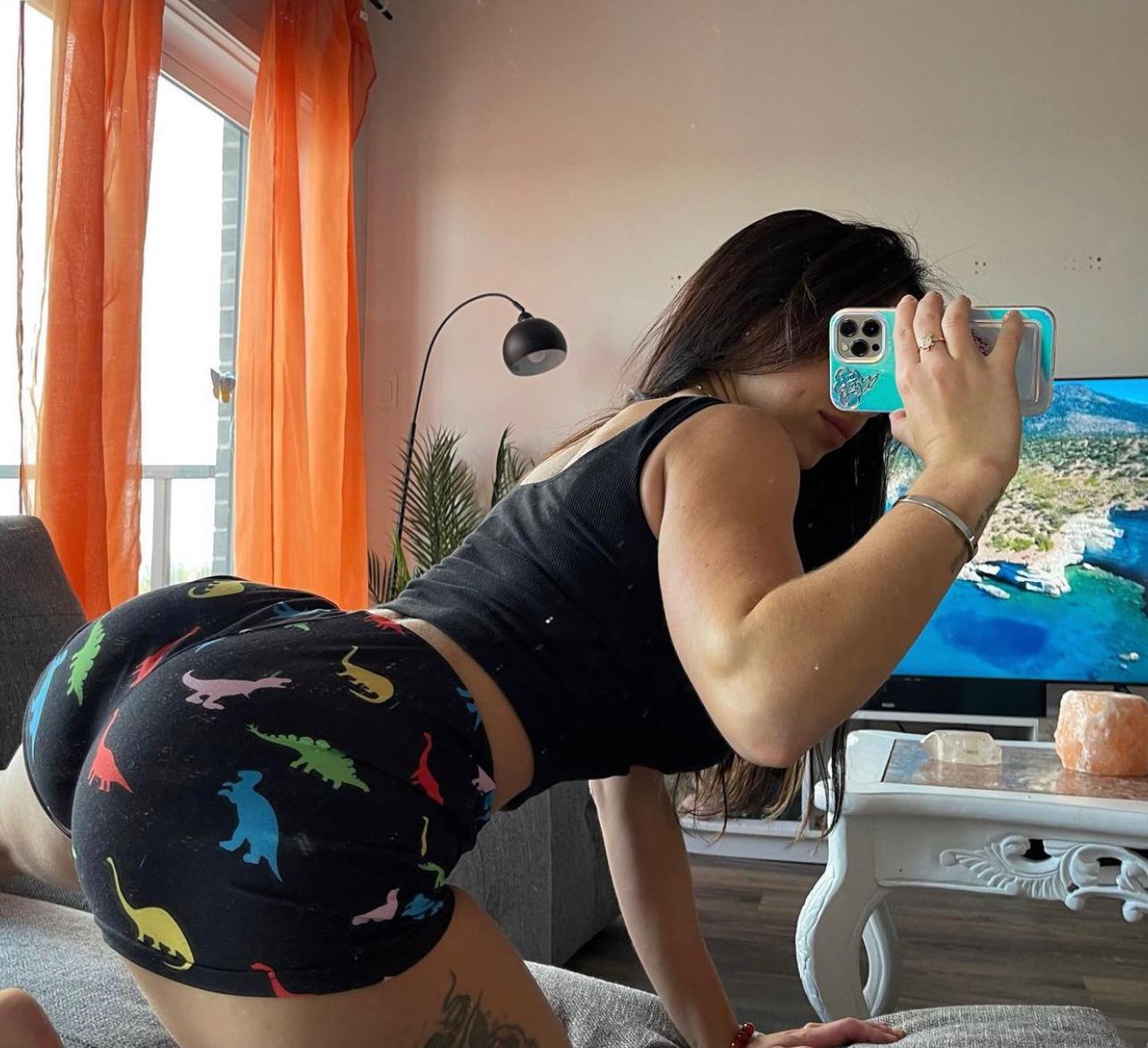 Hello baby, do you wanna have some fun? I'm currently available Hello baby, do you wanna have some fun? I'm currently available