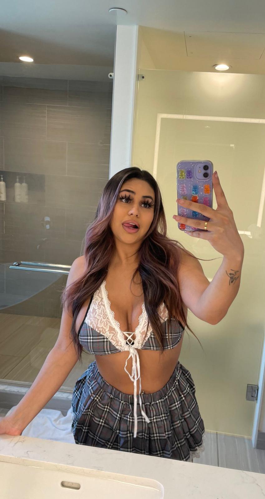 - I will give you all of my body for total sexual pleasing and satisfaction - I will give you all of my body for total sexual pleasing and satisfaction