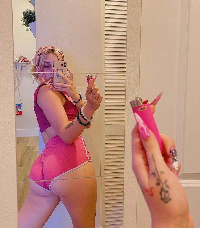 I’m a professional hooker and I’m independent available for out call and in call I’m a professional hooker and I’m independent available for out call and in call