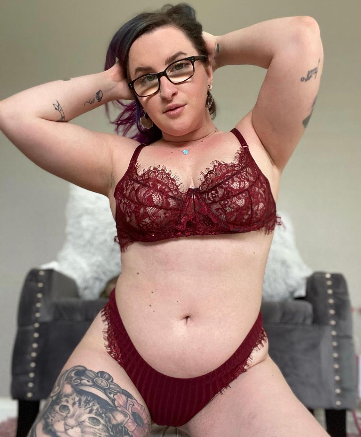 Escort available for hookup Escort available for hookup