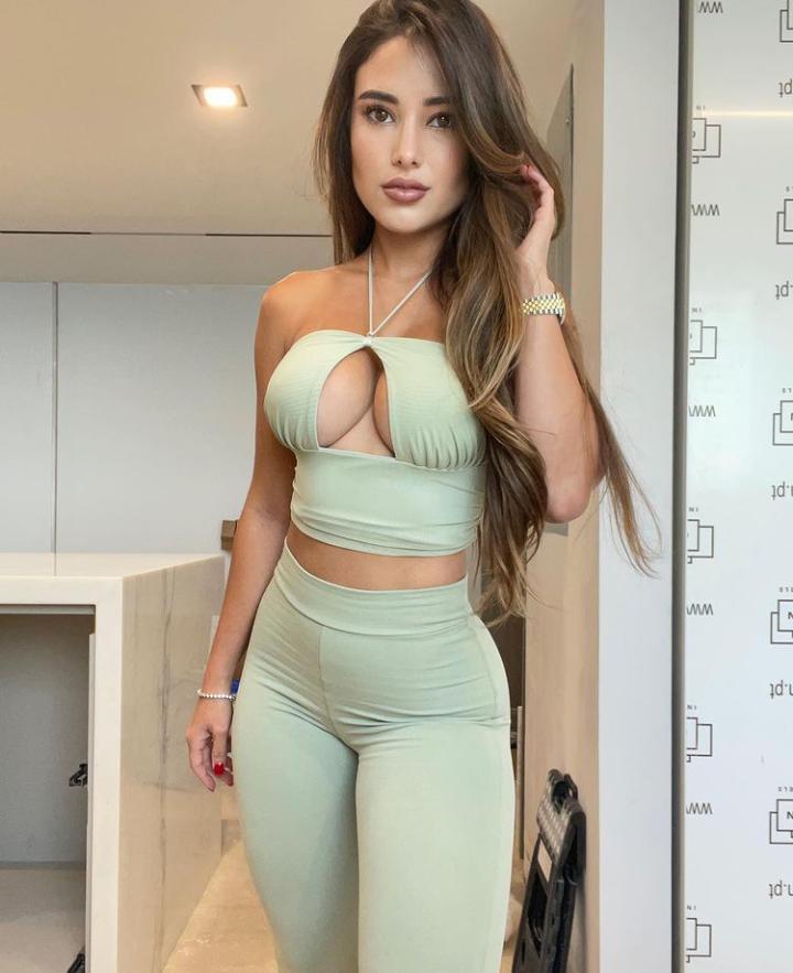 Am available for fun๐๐, text me on (703)ย 646-1809 Am available for fun๐๐, text me on (703)ย 646-1809