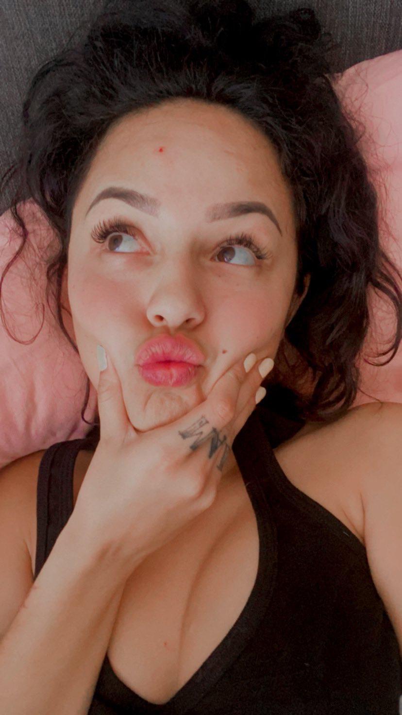 Always available for sex both incall and outcall service Always available for sex both incall and outcall service
