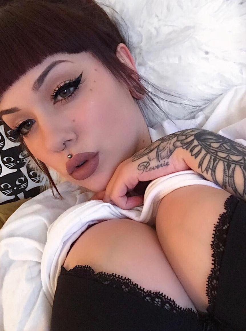 Iβm available and down for hookup and good sweet sex π¦πππ
 Iβm available and down for hookup and good sweet sex π¦πππ