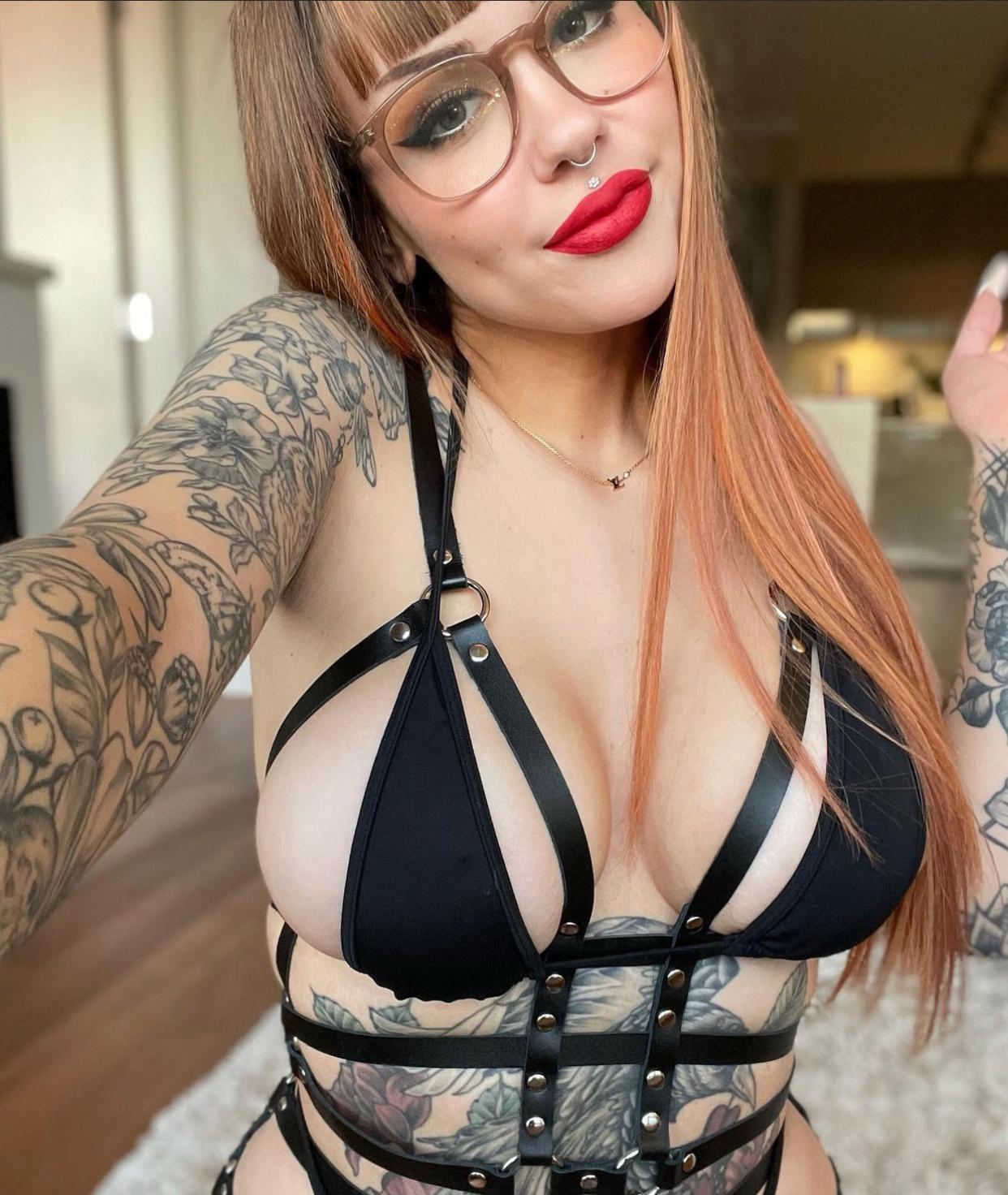 Female escort 🍆🍑available for meetup naughty nasty freaky dirty 💦and I sell c Female escort 🍆🍑available for meetup naughty nasty freaky dirty 💦and I sell c