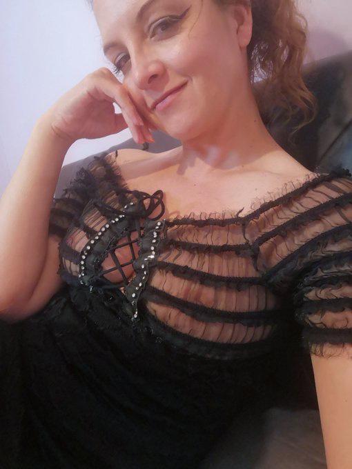 I’m available for incall and outcall services I’m available for incall and outcall services