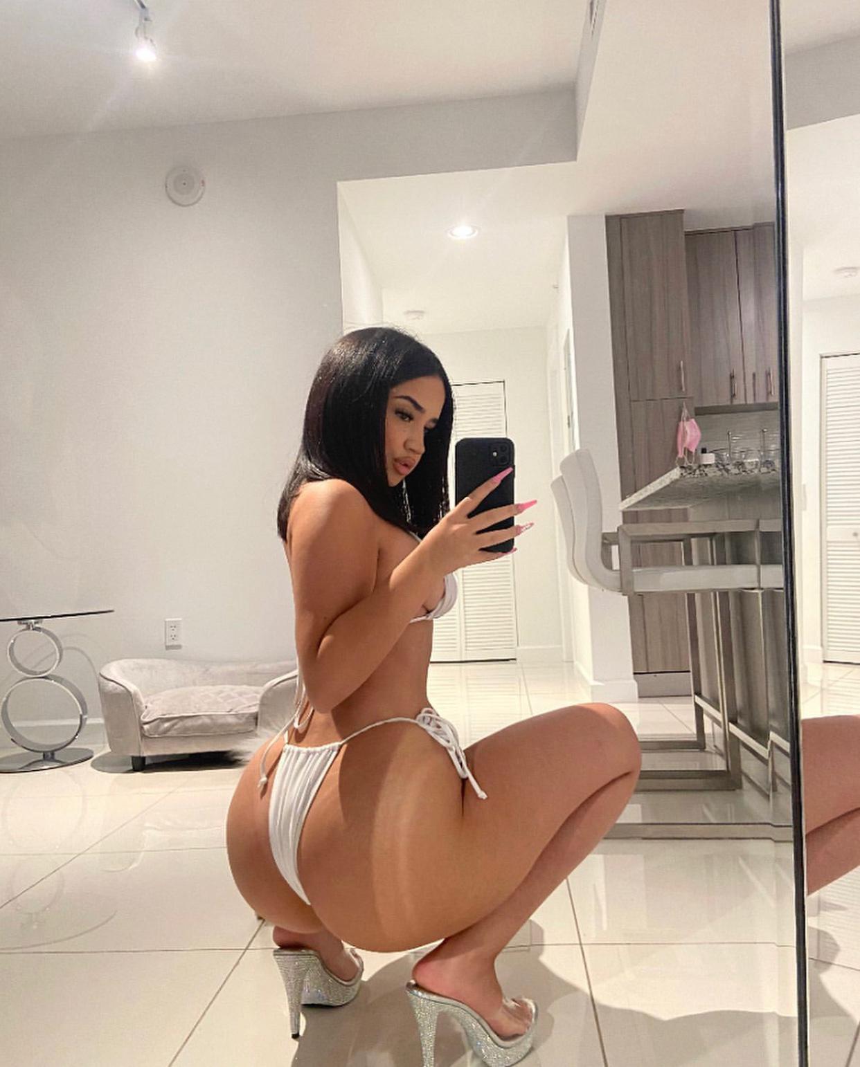 Down to fuck .... SNAPCHAT me @moborlajhi Down to fuck .... SNAPCHAT me @moborlajhi