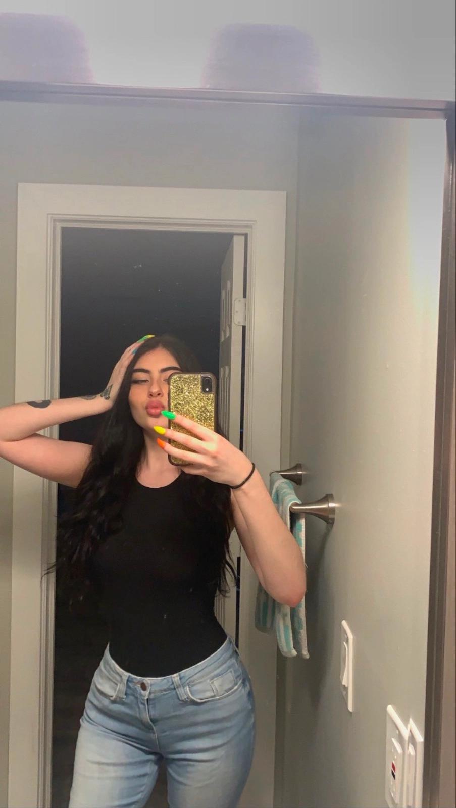 Hot🤤and ready to be fucked😋🍆💦 Hot🤤and ready to be fucked😋🍆💦