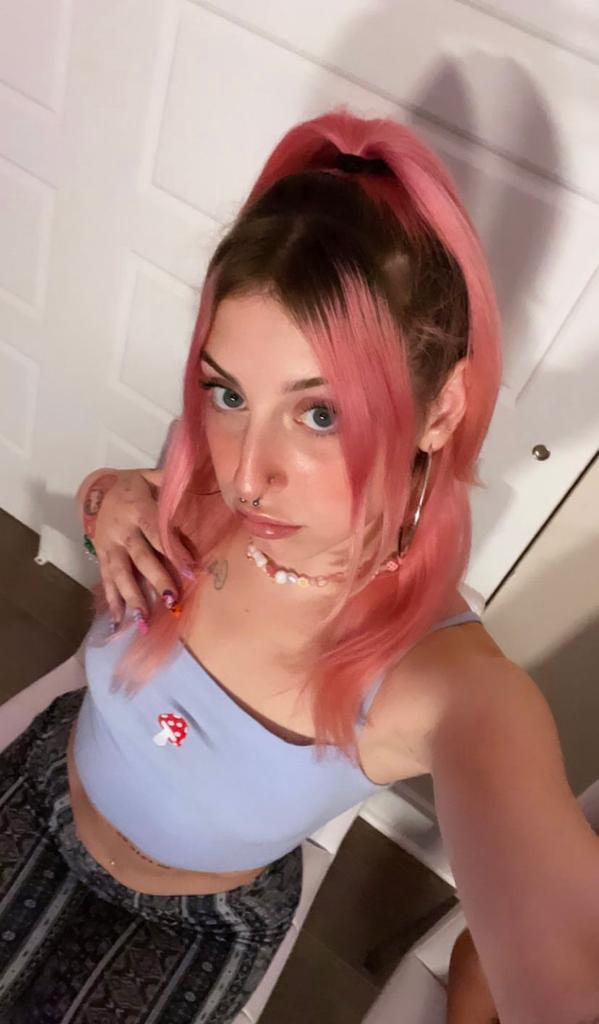 I am available for both incalls and,HMU on snap: Wills_laura2020 I am available for both incalls and,HMU on snap: Wills_laura2020