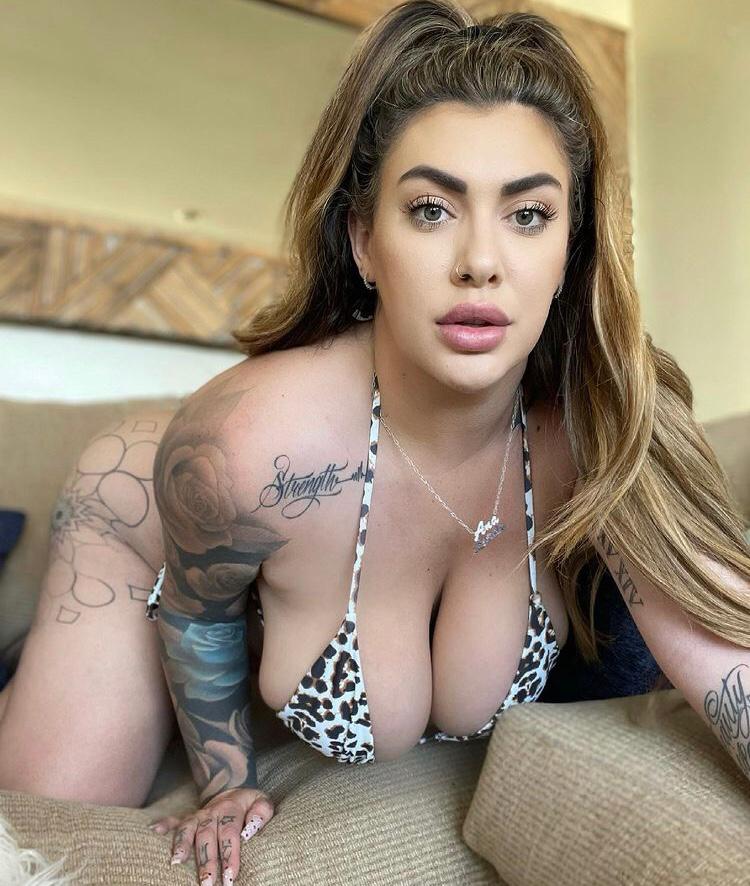 Iβm available for hookup ππ Iβm available for hookup ππ
