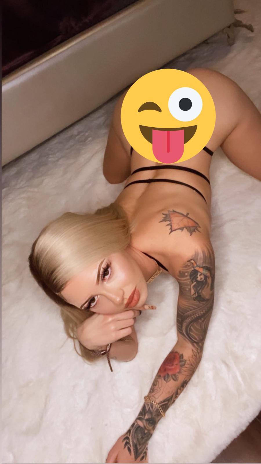 Escort available for hook up Escort available for hook up