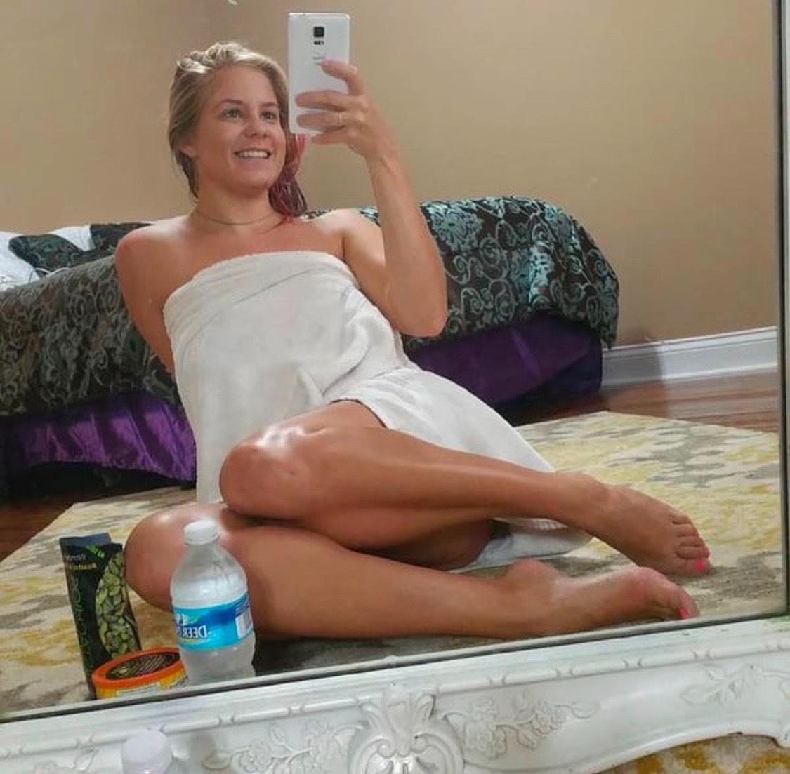 Glad I caught your attention !🥰 I’m available for fun anytime you want it 🍑💦 Glad I caught your attention !🥰 I’m available for fun anytime you want it 🍑💦
