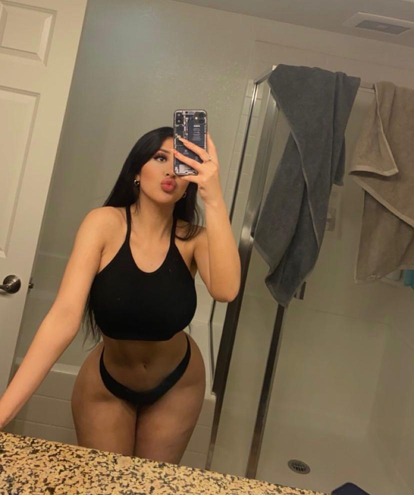 Escort available for hookup Escort available for hookup