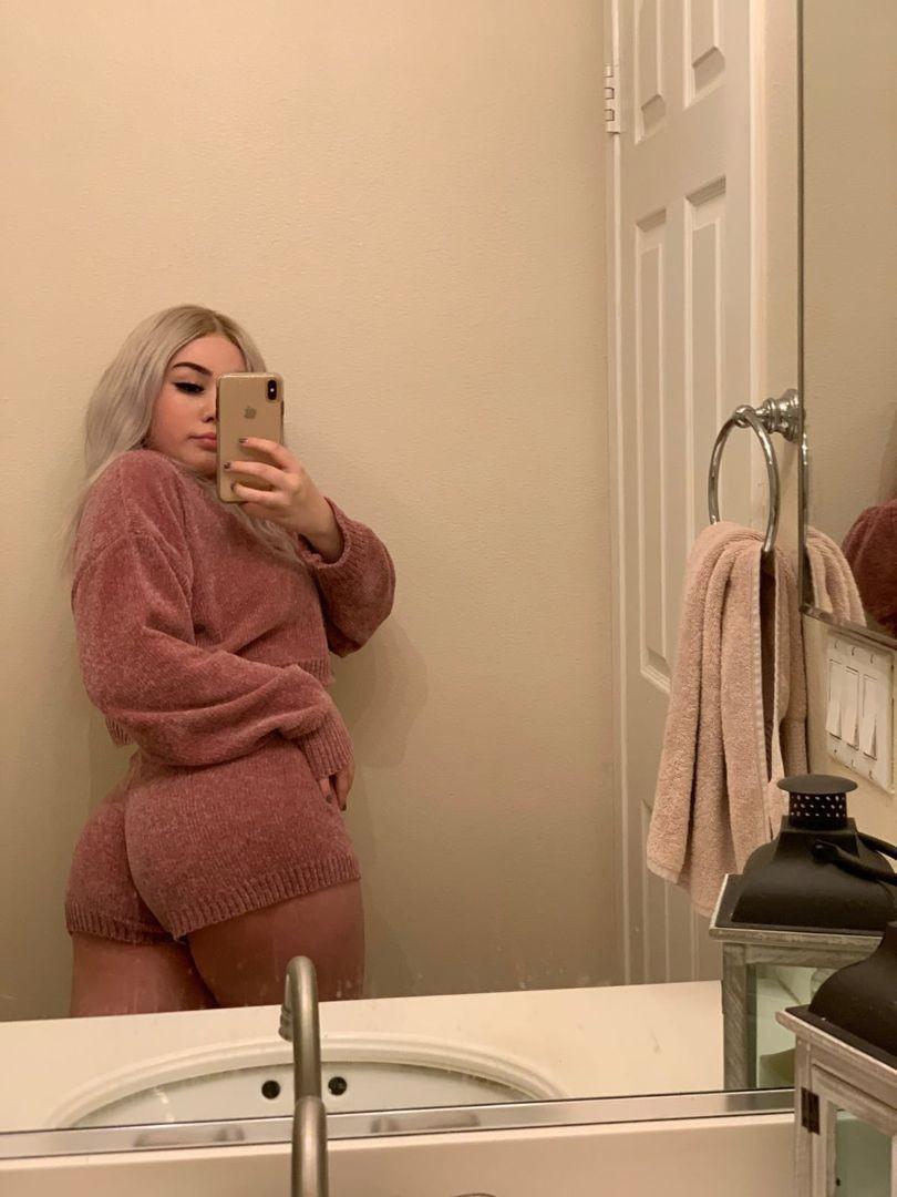 My snapchat {Sarahbell_2} I'm available for both incall and outcall service My snapchat {Sarahbell_2} I'm available for both incall and outcall service