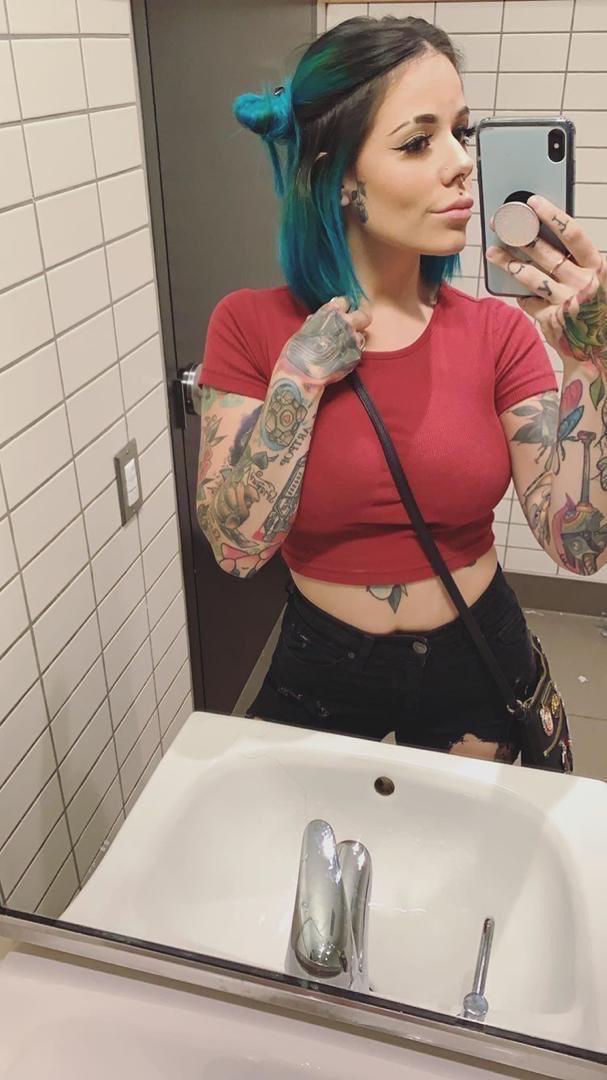 AM AVAILABLE FOR HOOKUP SEX AM AVAILABLE FOR HOOKUP SEX