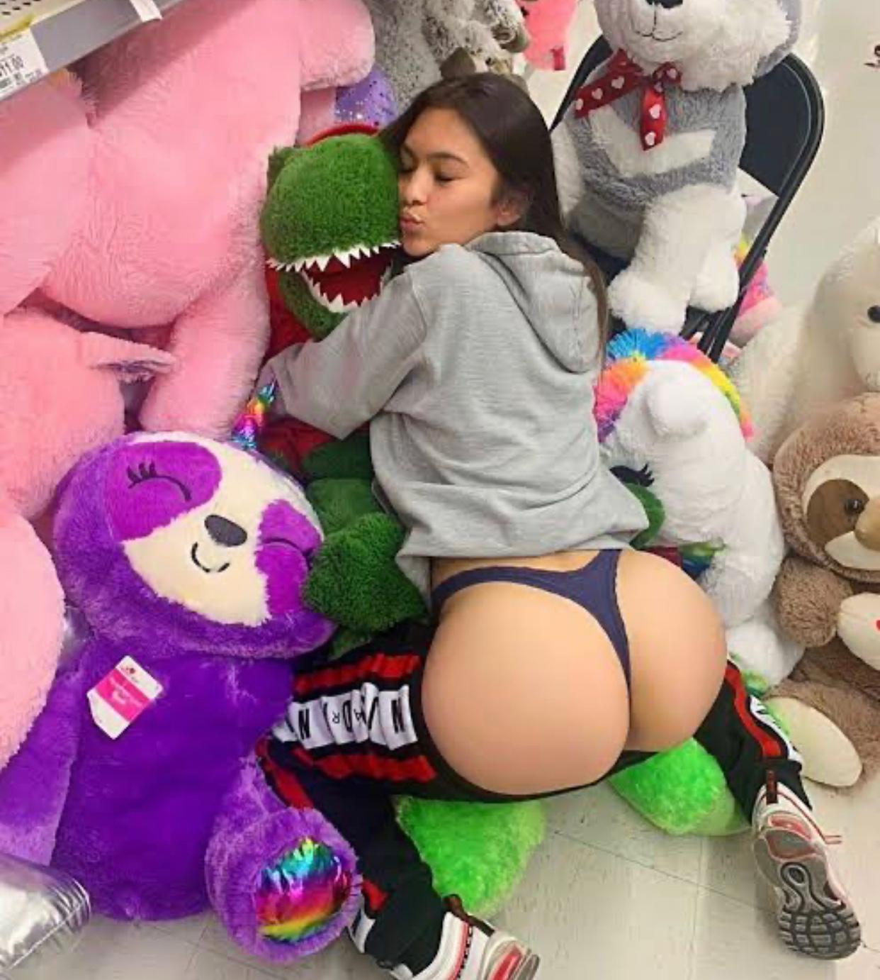 Escort available for hookup Escort available for hookup