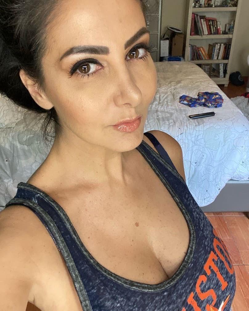 HMU if you’re down to fuck ... Ask for my rates HMU if you’re down to fuck ... Ask for my rates