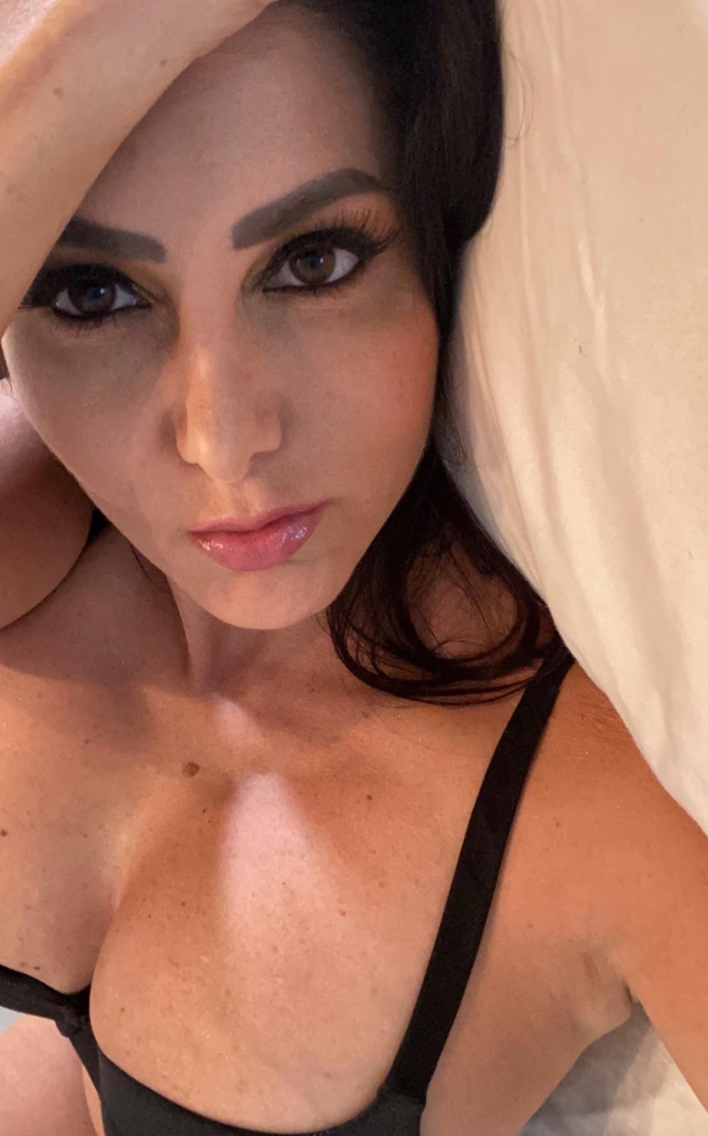 HMU if you’re down to fuck ... Ask for my rates HMU if you’re down to fuck ... Ask for my rates