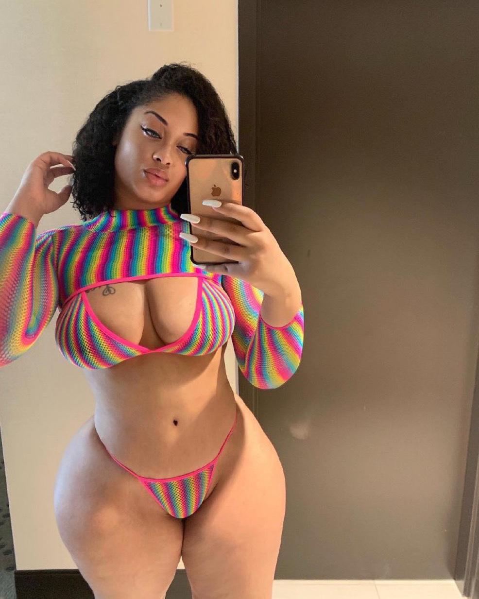 I’m a professional hooker and I’m independent available for out call and in call I’m a professional hooker and I’m independent available for out call and in call