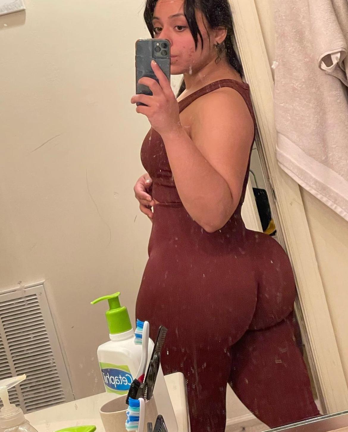 First time naughty cute 🥰 girl ready to fuck day and night f**k First time naughty cute 🥰 girl ready to fuck day and night f**k